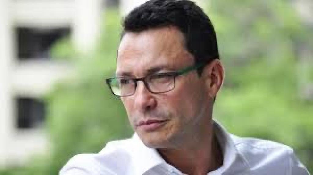 Caicedo, el progresista tóxico: del aplauso internacional al destierro político