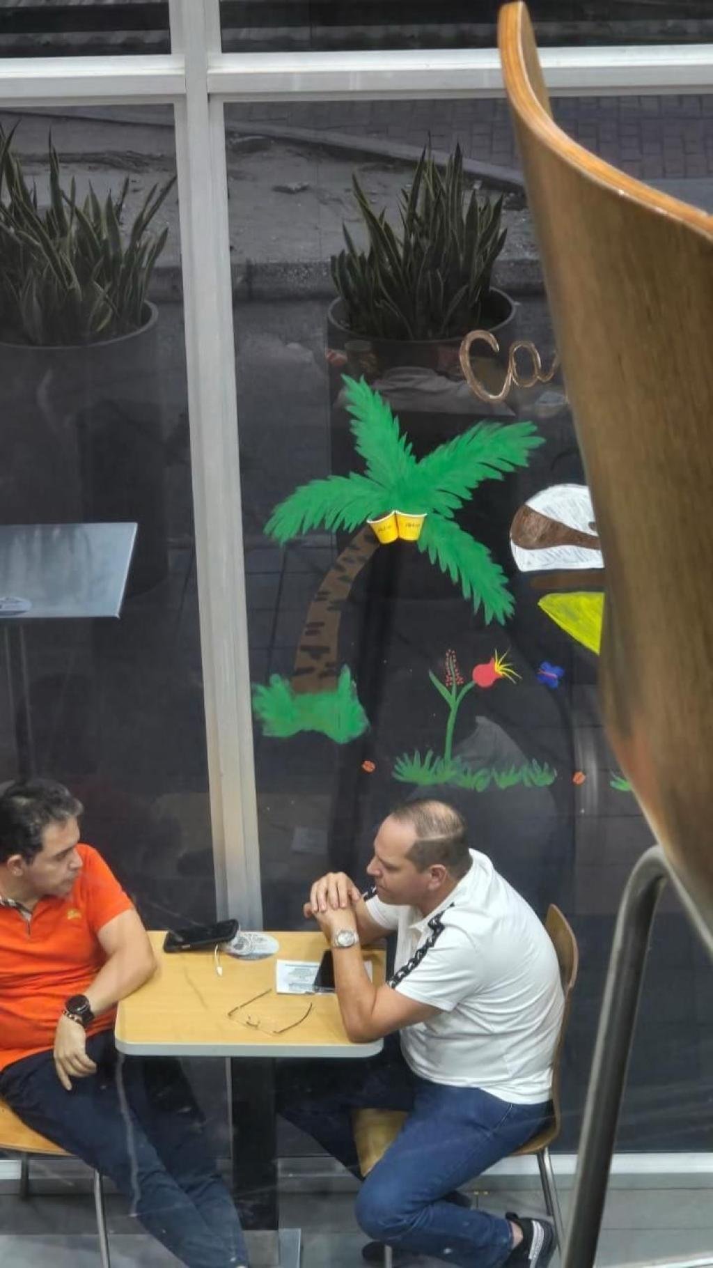 ¡La traición no se perdona! Pinedo echó del gabinete a Alex Velázquez tras foto con Rafael Martínez