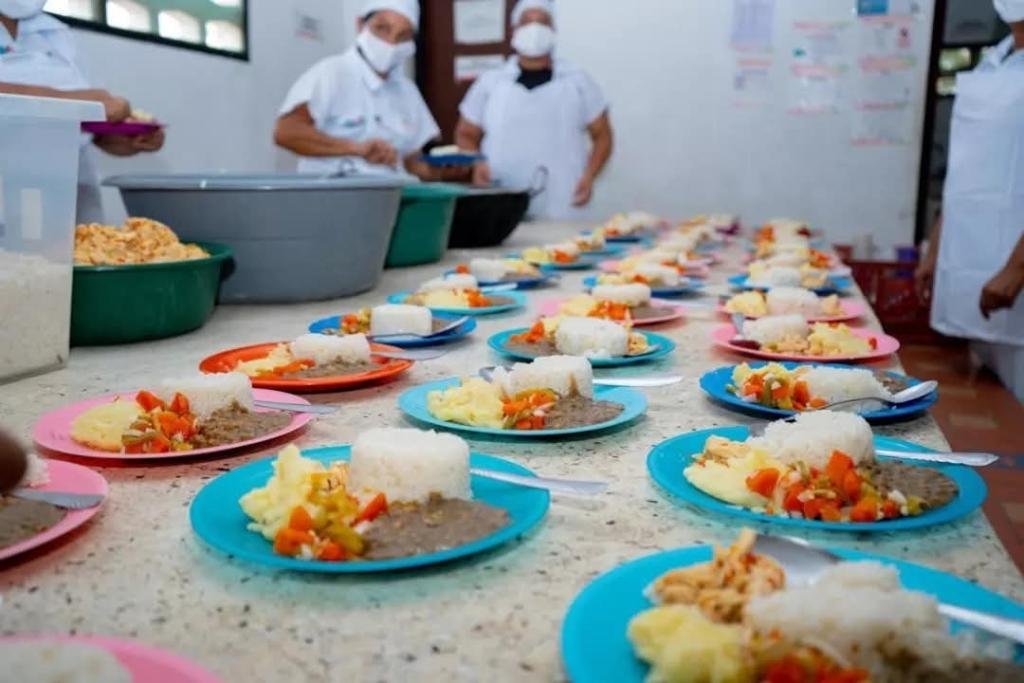 ¿Se están robando la plata de la alimentación de los niños para financiar la campaña de Margarita Guerra?