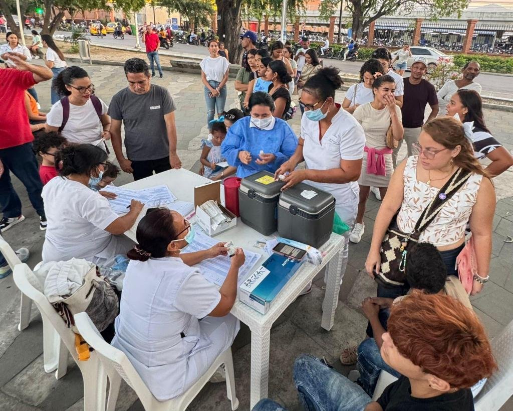 Desarrollada primera jornada de vacunación nacional en Santa Marta
