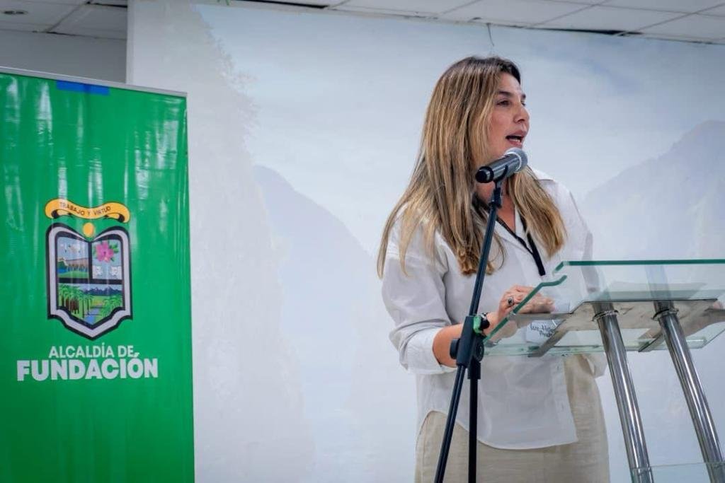 Exitoso simposio educativo realizado por la alcaldía de Fundación