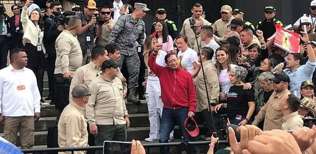 Con discurso en la Plaza de Bolívar, Petro abre el telón de la campaña presidencial 2026