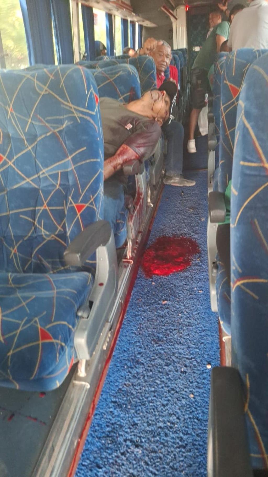 Sicario repartió bala en un bus que estaba estacionado en la Zona Bananera: hay dos muertos