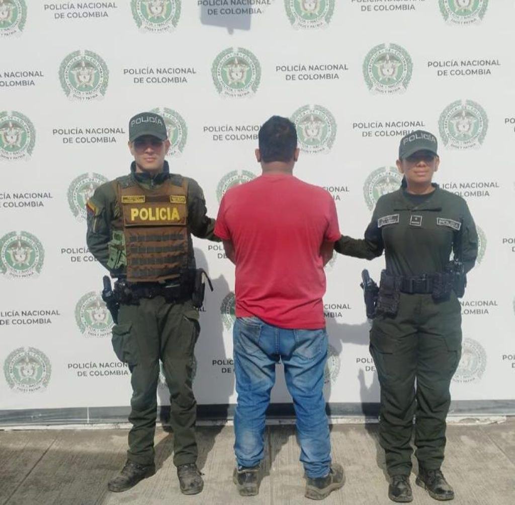 Lo 'Pillaron' explotando el medio ambiente en Bahía Conha y la Policía lo capturó