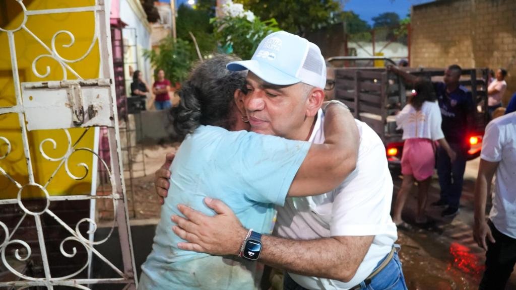 ¡Del lado de la gente! Gobierno de Pinedo intensifica acciones para brindar atención a familias afectadas por fuerte aguacero