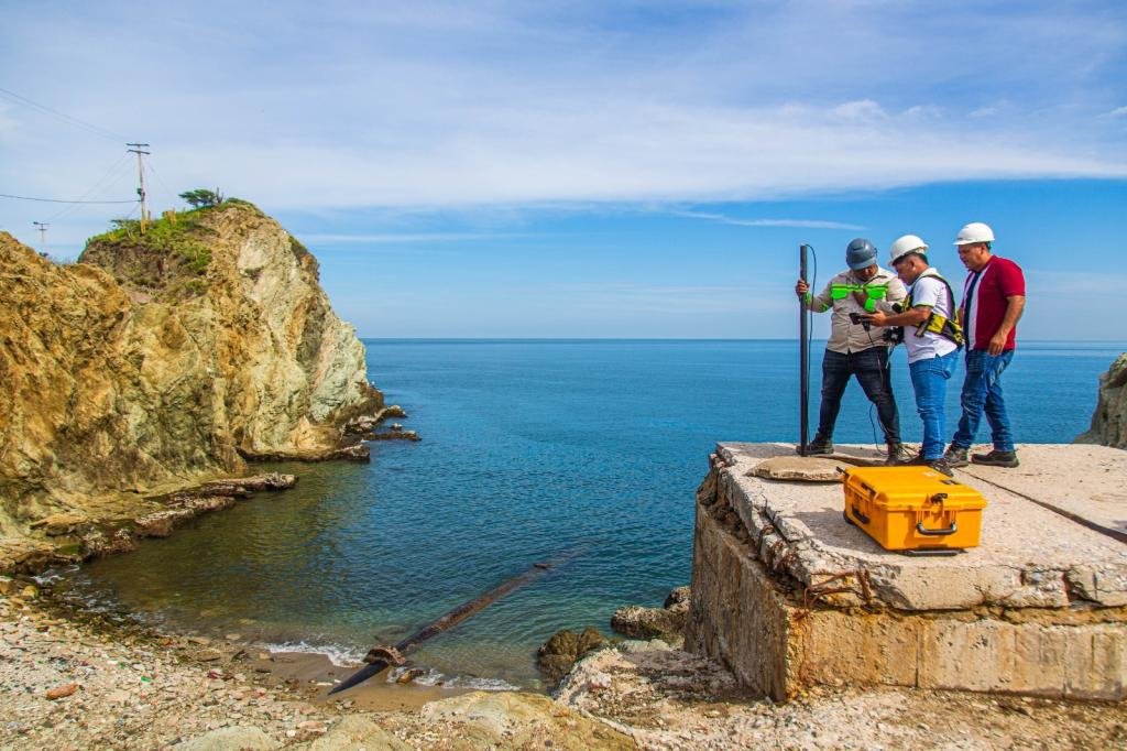 Controlada emergencia de rebosamiento de aguas residuales que provocaron inescrupulosos en el emisario submarino