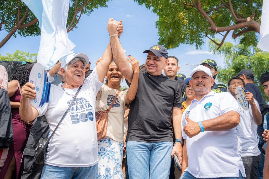 "Primera vez que un alcalde de Santa Marta se preocupa por las necesidades de un sector popular": Pinedo tras su visita al Oasis