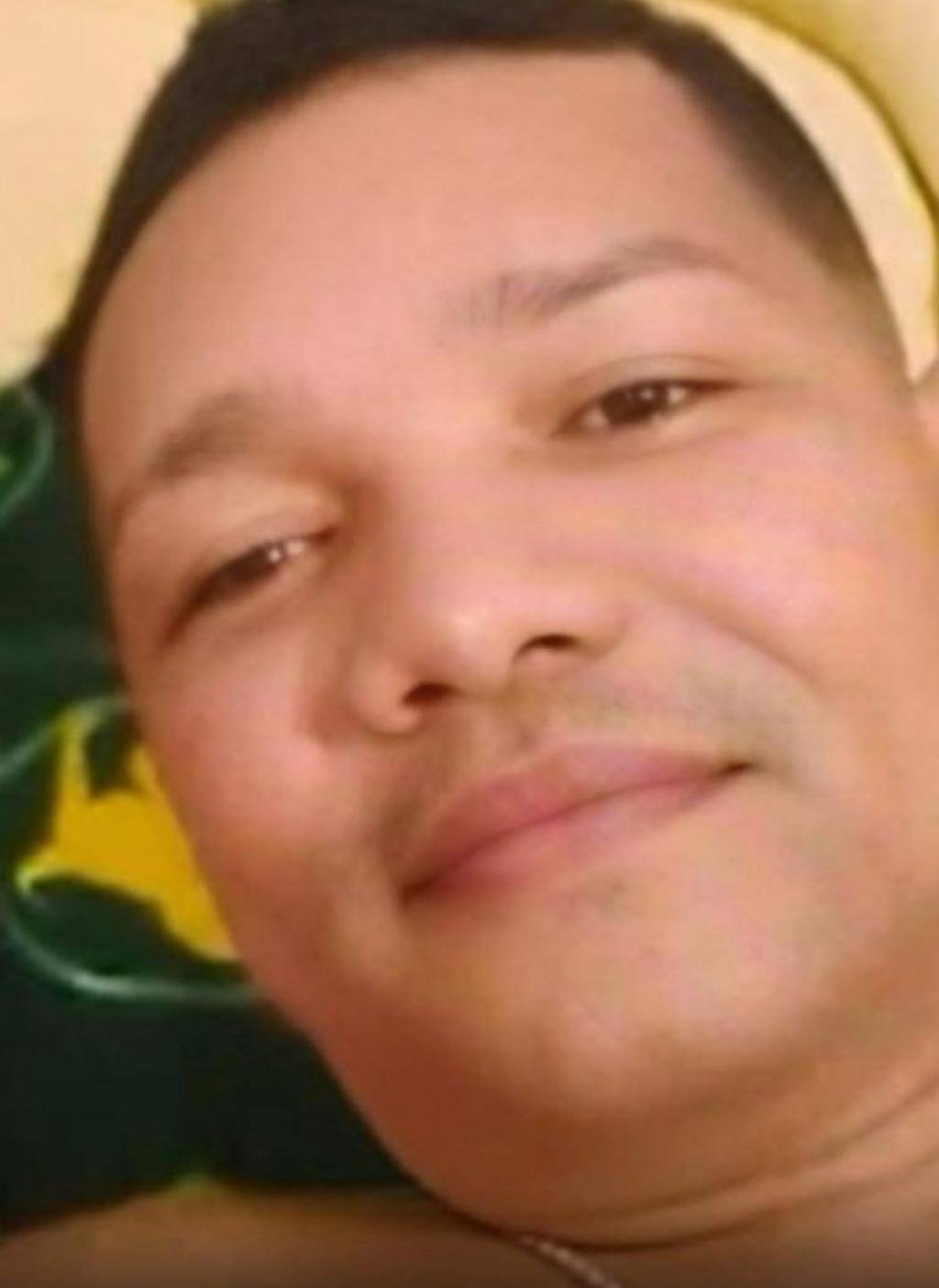 Mujer le revisó celular a su marido, notó algo extraño y lo mató frente a su hijo