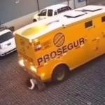 Impresionante video de camión de valores que les paso por encima a dos mujeres