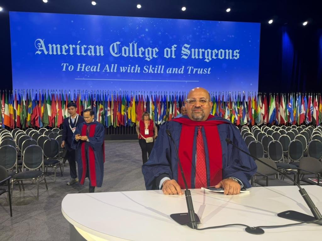 Cirujano samario Iván Katime Orcasita es admitido como Fellow del American College of Surgeons