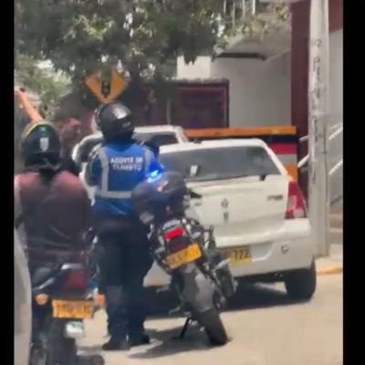 ¿Recibieron dinero para no multar? Agentes de Movilidad son señalados por presunto soborno en Santa Marta