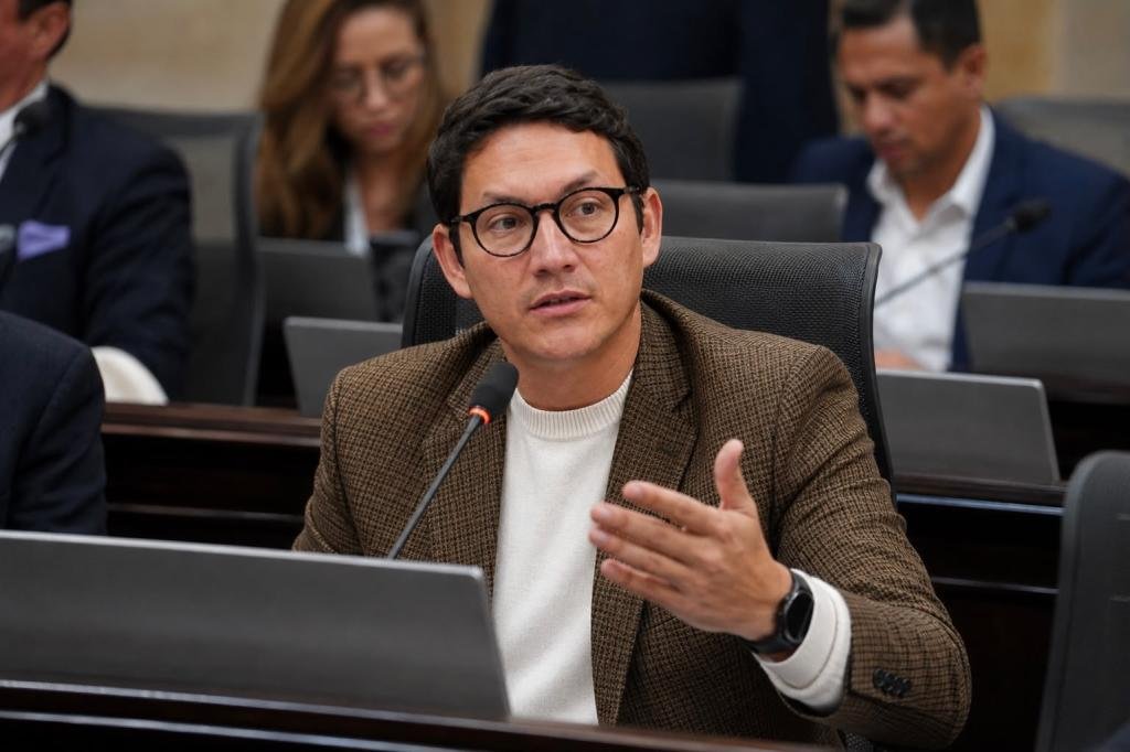 ESSMAR, desalinizadoras y El Curval: Felipe Hernández anuncia control político para garantizar la solución al agua en Santa Marta
