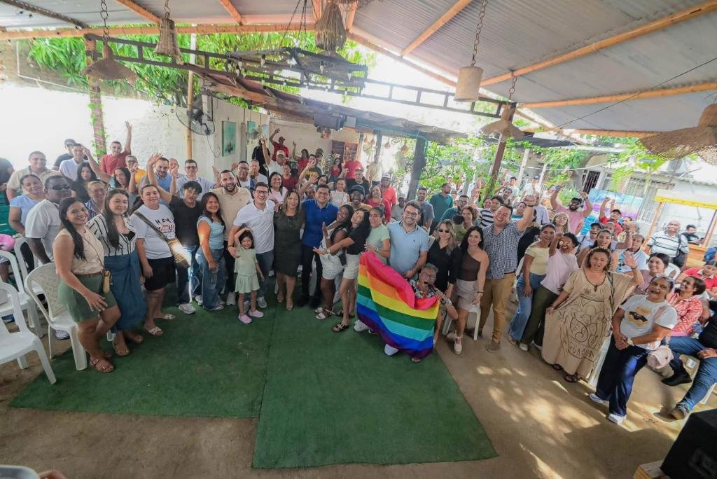 Congresista Hernández congrega a líderes de Santa Marta para fortalecer la unidad y el trabajo territorial del Pacto Histórico