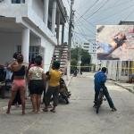 La vida se le fue cuando caminaba por las calles de Alfonso López: ‘La Mona’ discutió con un hombre en moto y luego la mató