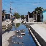Ciénaga abunda y nada en la porquería: denuncian afecciones respiratorias tras constantes rebosamientos de alcantarillas