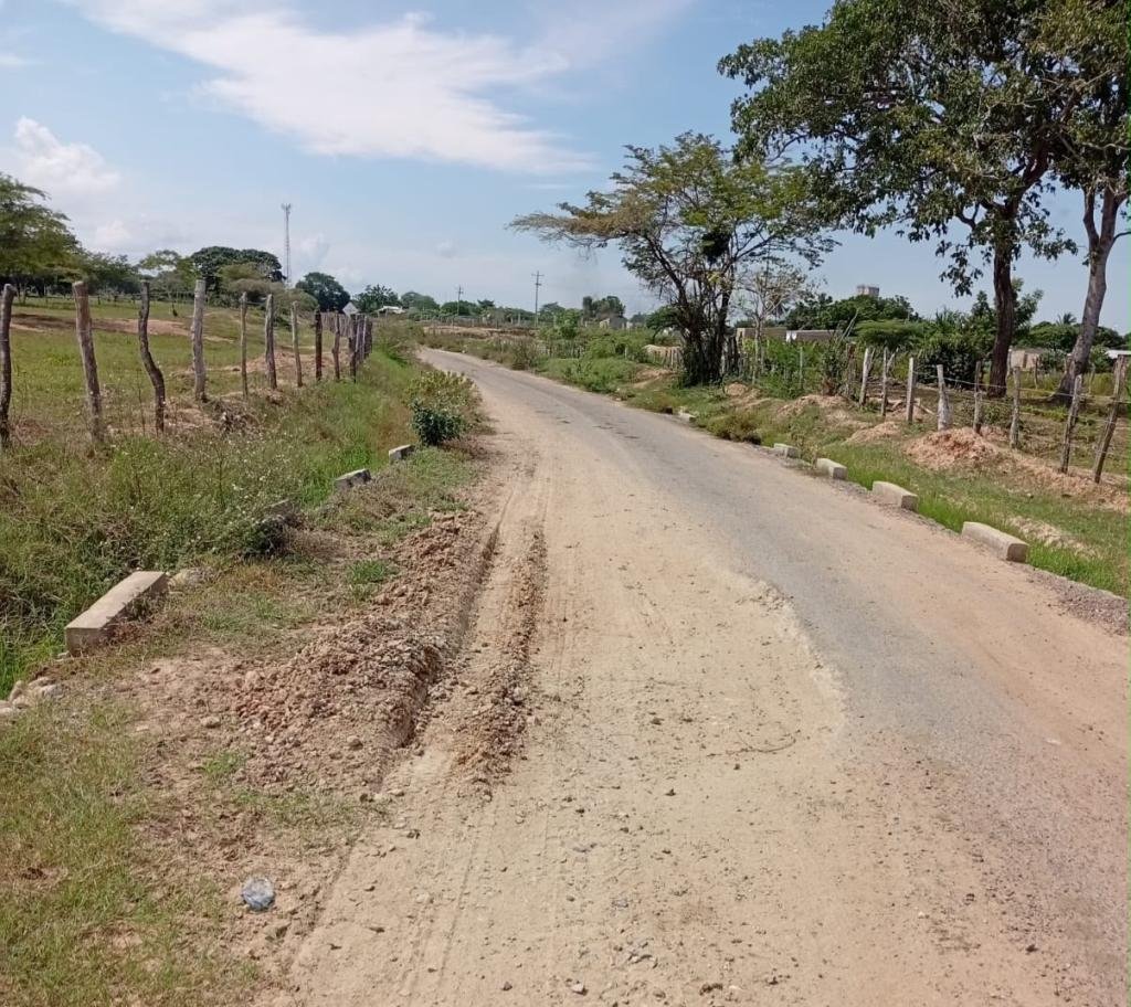 Inversión paupérrima: Vía Campo Alegre – Sabanas se cae a pedazos en El Piñón a menos de un año de su entrega