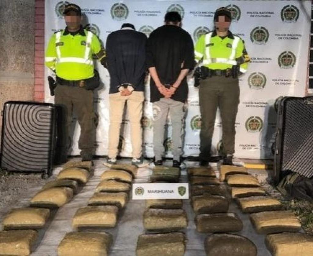 A prisión dos pasajeros capturados con 34 paquetes de marihuana en Tasajera