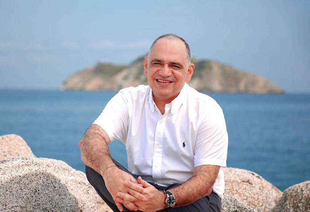 “Ya todo está resuelto en Guachaca, por eso decidí tomar mis vacaciones, solo tomaré tres días”: alcalde Pinedo responde a cuestionamientos tras su viaje