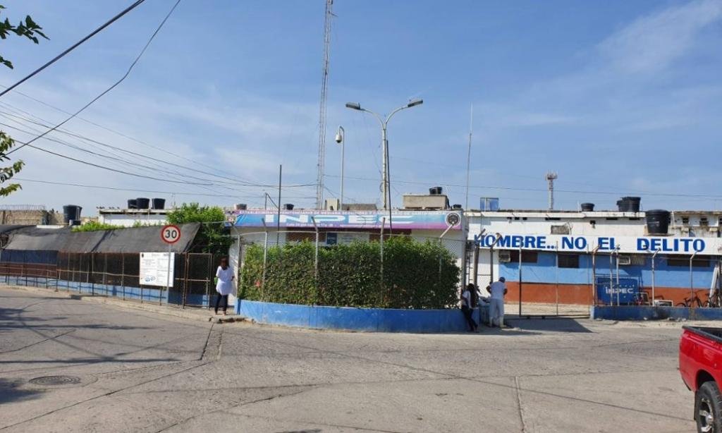 **“No sabemos dónde están nuestros familiares”: familias de internos trasladados de la Rodrigo de Bastidas exigen respuestas al INPEC**